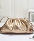 Сумка Bottega Veneta Pouch Gold Metallic Clutch
